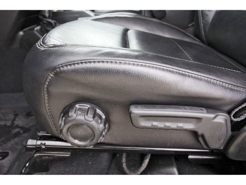 Used 2019 Jeep Wrangler Unlimited Sahara AWD/4WD image 26