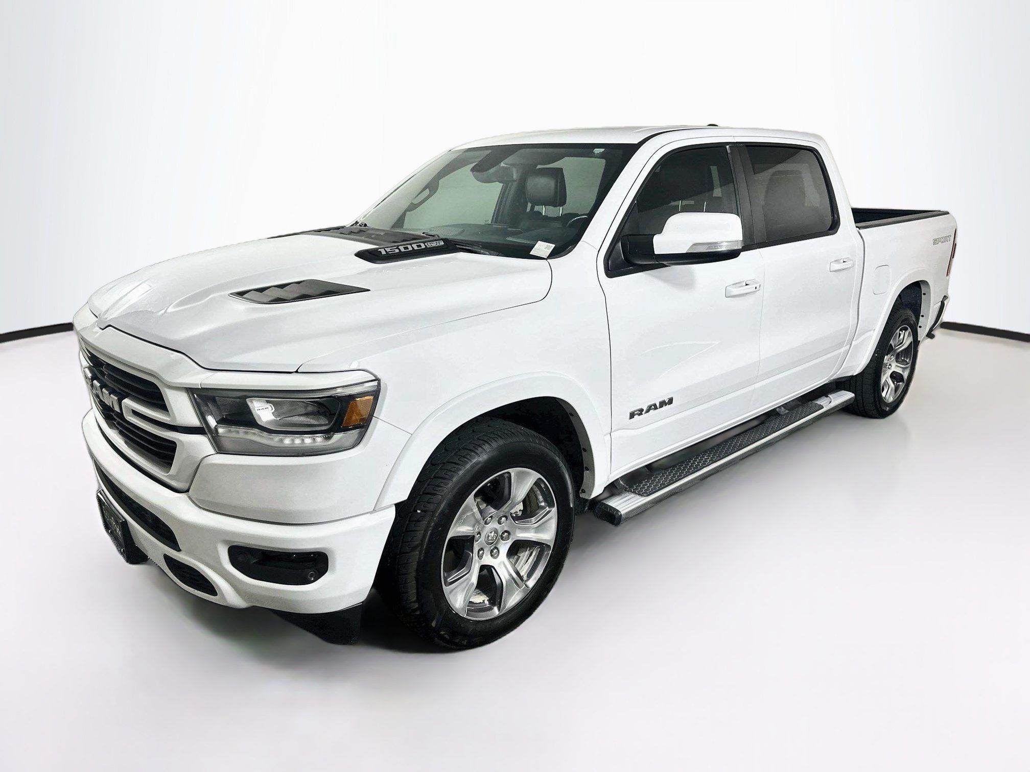 Used 2020 RAM 1500 Laramie w/ Sport Appearance Package AWD/4WD image 3