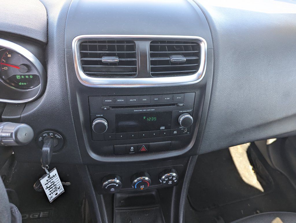Used 2014 Dodge Avenger SE FWD image 15