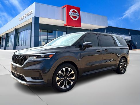 Used 2024 Kia Carnival EX FWD image 1