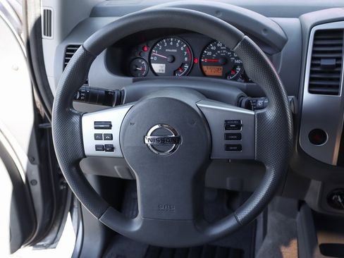 Used 2018 Nissan Frontier SV image 21