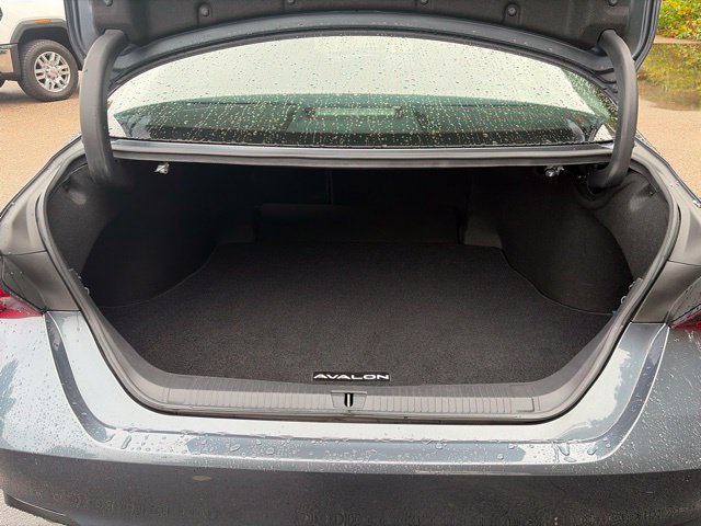 Used 2020 Toyota Avalon XSE w/ Carpet Mat Package FWD image 12