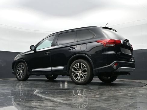 Used 2016 Mitsubishi Outlander AWD image 41