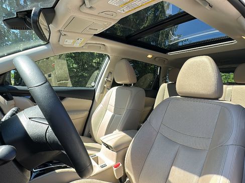 Certified 2017 Nissan Rogue SL w/ SL Premium Package AWD/4WD image 14