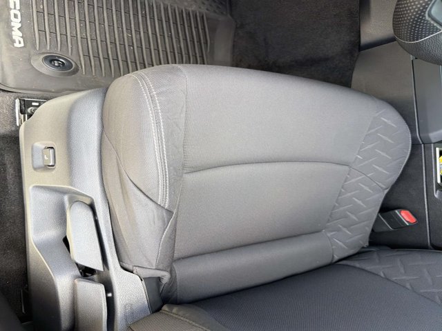 Used 2026 Toyota Tacoma SR5 AWD/4WD image 9