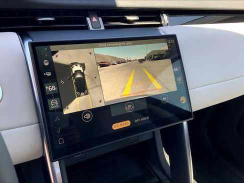 Used 2025 Land Rover Discovery Sport S image 16