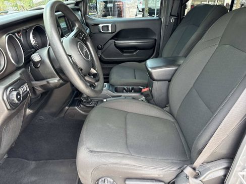 Used 2018 Jeep Wrangler Unlimited Sport AWD/4WD image 14