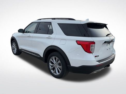 Certified 2023 Ford Explorer XLT w/ Equipment Group 202A AWD/4WD image 5