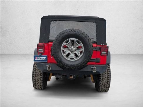 Used 2015 Jeep Wrangler Unlimited Rubicon w/ Max Tow Package image 7
