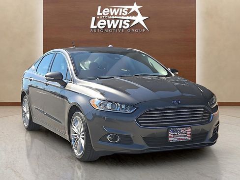 Used 2016 Ford Fusion SE w/ Equipment Group 202A image 6