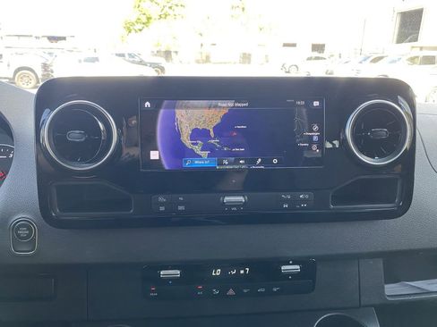 Used 2024 Mercedes-Benz Sprinter 2500 w/ Dashboard Charging Package image 6
