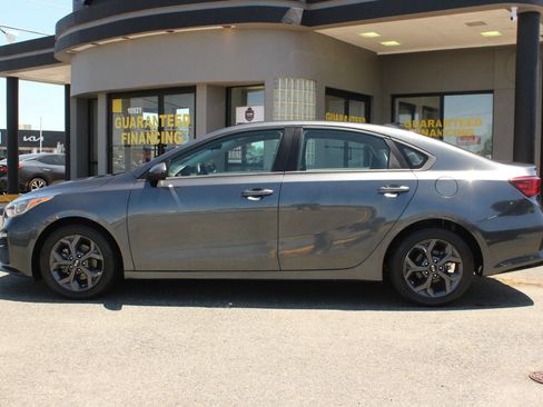 Used 2021 Kia Forte LXS FWD image 5