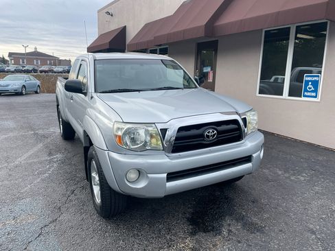 Used 2008 Toyota Tacoma PreRunner image 2