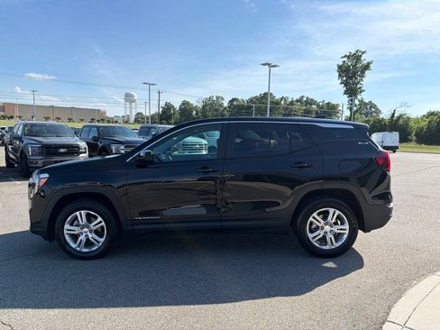 Used 2024 GMC Terrain SLE AWD/4WD image 7
