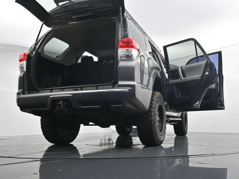 Used 2010 Toyota 4Runner SR5 AWD/4WD image 30