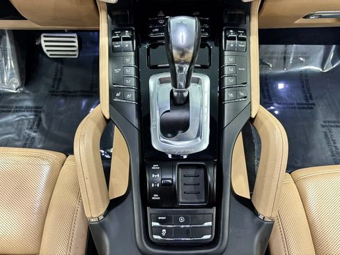 Used 2017 Porsche Cayenne S w/ Premium Package AWD/4WD image 27