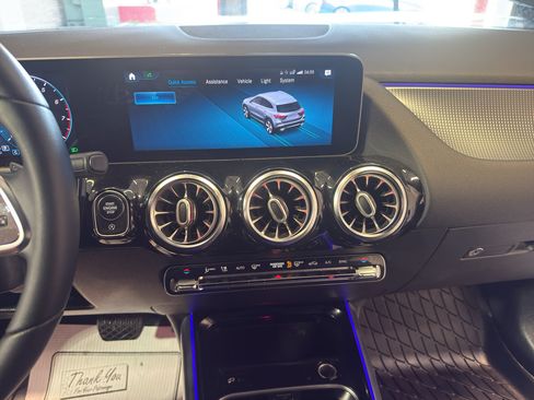 Used 2021 Mercedes-Benz GLA 250 w/ Premium Package image 20
