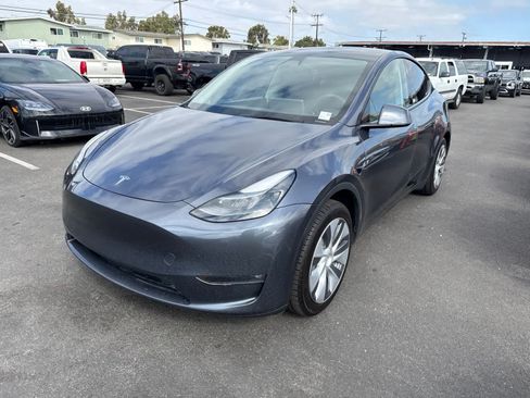 Used 2023 Tesla Model Y 2WD image 1