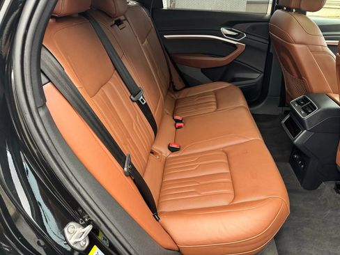 Used 2022 Audi e-tron Chronos w/ Chronos Package image 27