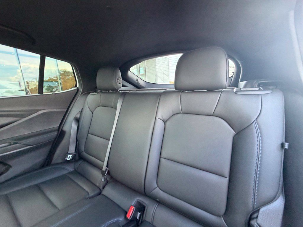 Used 2025 Buick Envista Sport Touring w/ Convenience I Package FWD image 22