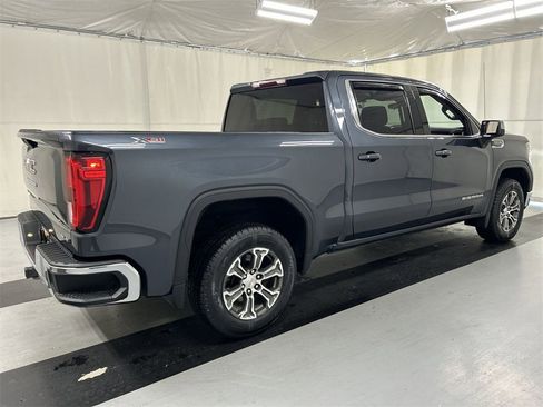 Used 2021 GMC Sierra 1500 SLE image 2