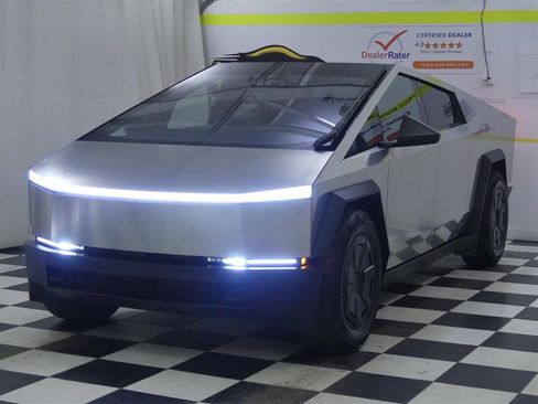 Used 2024 Tesla Cybertruck Cyberbeast AWD/4WD image 3