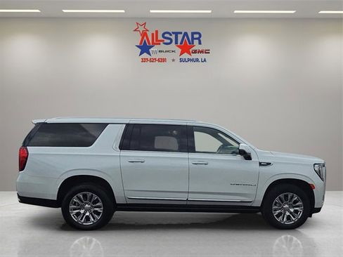 Used 2022 GMC Yukon XL Denali image 8
