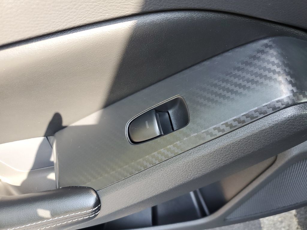 Used 2024 Nissan Altima 2.5 SV FWD image 16