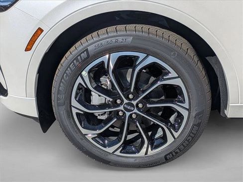 New 2026 Lincoln Nautilus Reserve AWD/4WD image 16