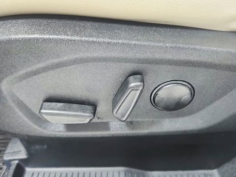 Used 2021 Ford Edge Titanium FWD image 20