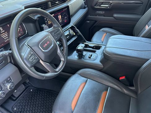 Used 2025 GMC Sierra 1500 AT4 AWD/4WD image 9