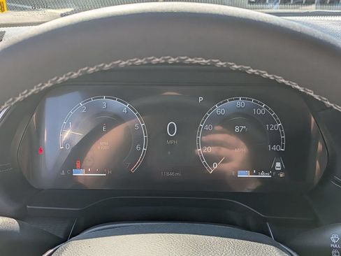Certified 2024 Jeep Grand Cherokee Altitude AWD/4WD image 17
