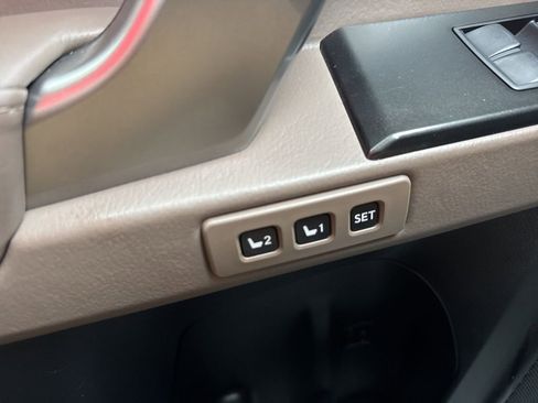 Used 2022 Lexus GX 460 Premium w/ Premium Package image 7