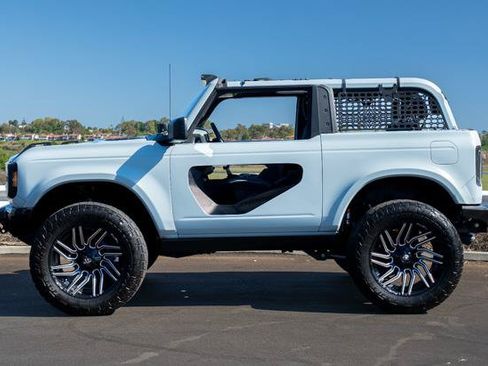 Used 2023 Ford Bronco 2-Door w/ Sasquatch Package AWD/4WD image 6