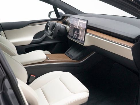 Used 2022 Tesla Model X AWD/4WD image 32