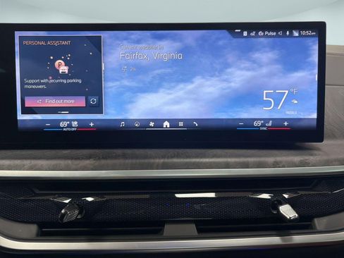 Used 2024 BMW X5 xDrive40i w/ M Sport Package image 15