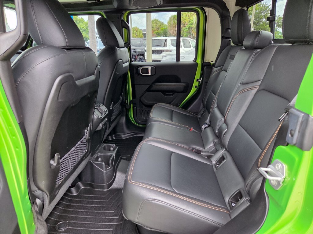 Certified 2025 Jeep Gladiator Sport AWD/4WD image 15
