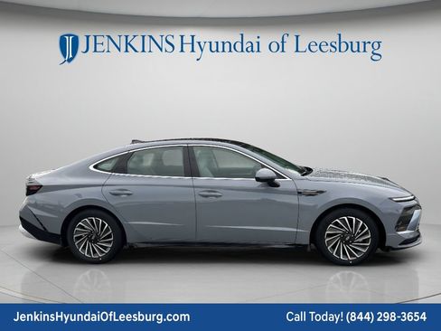 New 2026 Hyundai Sonata SEL FWD image 3