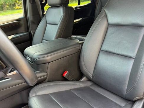 Used 2025 Chevrolet Tahoe LT RWD image 39