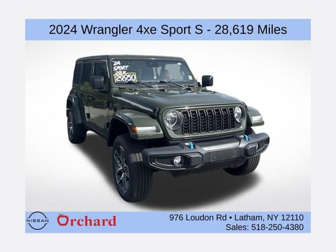 Used 2024 Jeep Wrangler Unlimited w/ Convenience Group AWD/4WD image 1