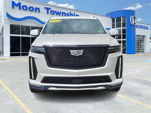 Used 2024 Cadillac Escalade ESV V w/ LPO, ONYX Package AWD/4WD image 2