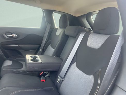 Used 2014 Jeep Cherokee Latitude image 18