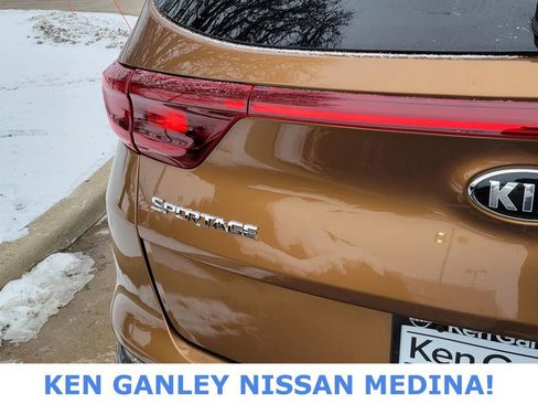 Used 2020 Kia Sportage LX image 16