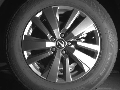 Used 2025 Nissan Pathfinder SV FWD image 17