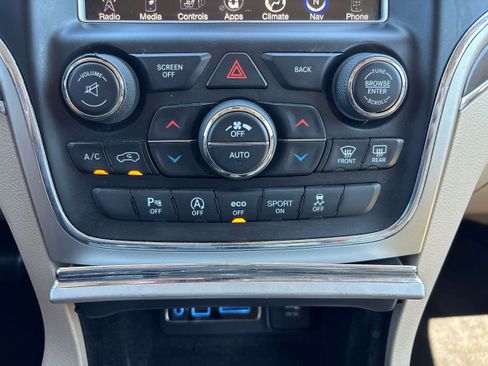 Certified 2017 Jeep Grand Cherokee Limited AWD/4WD image 30