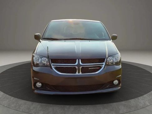 Used 2019 Dodge Grand Caravan SXT w/ Blacktop Package FWD image 6