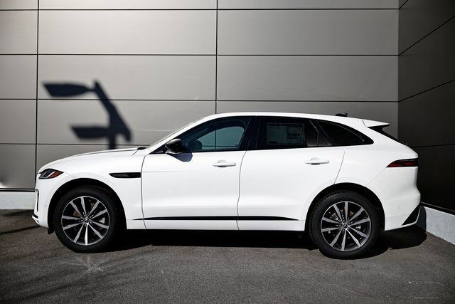 New 2026 Jaguar F-PACE R-Dynamic S AWD/4WD image 4