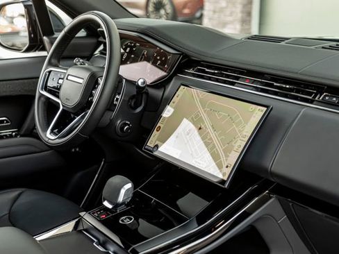 Used 2024 Land Rover Range Rover Sport SE image 30