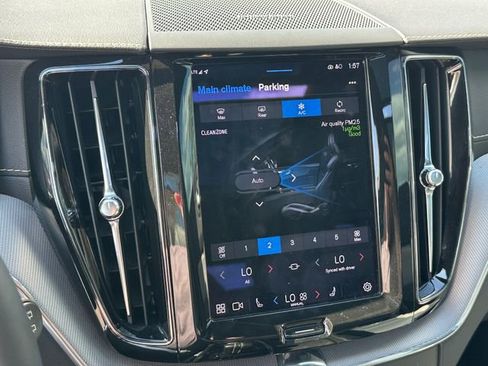 Used 2022 Volvo XC60 T8 R-Design w/ Advanced Package image 27