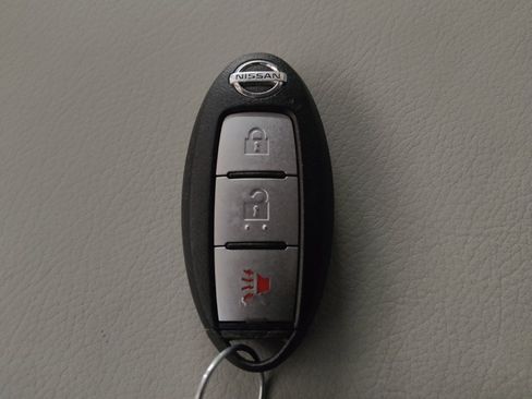 Used 2019 Nissan Titan SV RWD image 32